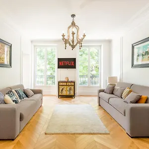 https://la-residence-du-senateur.fr-paris.fr
